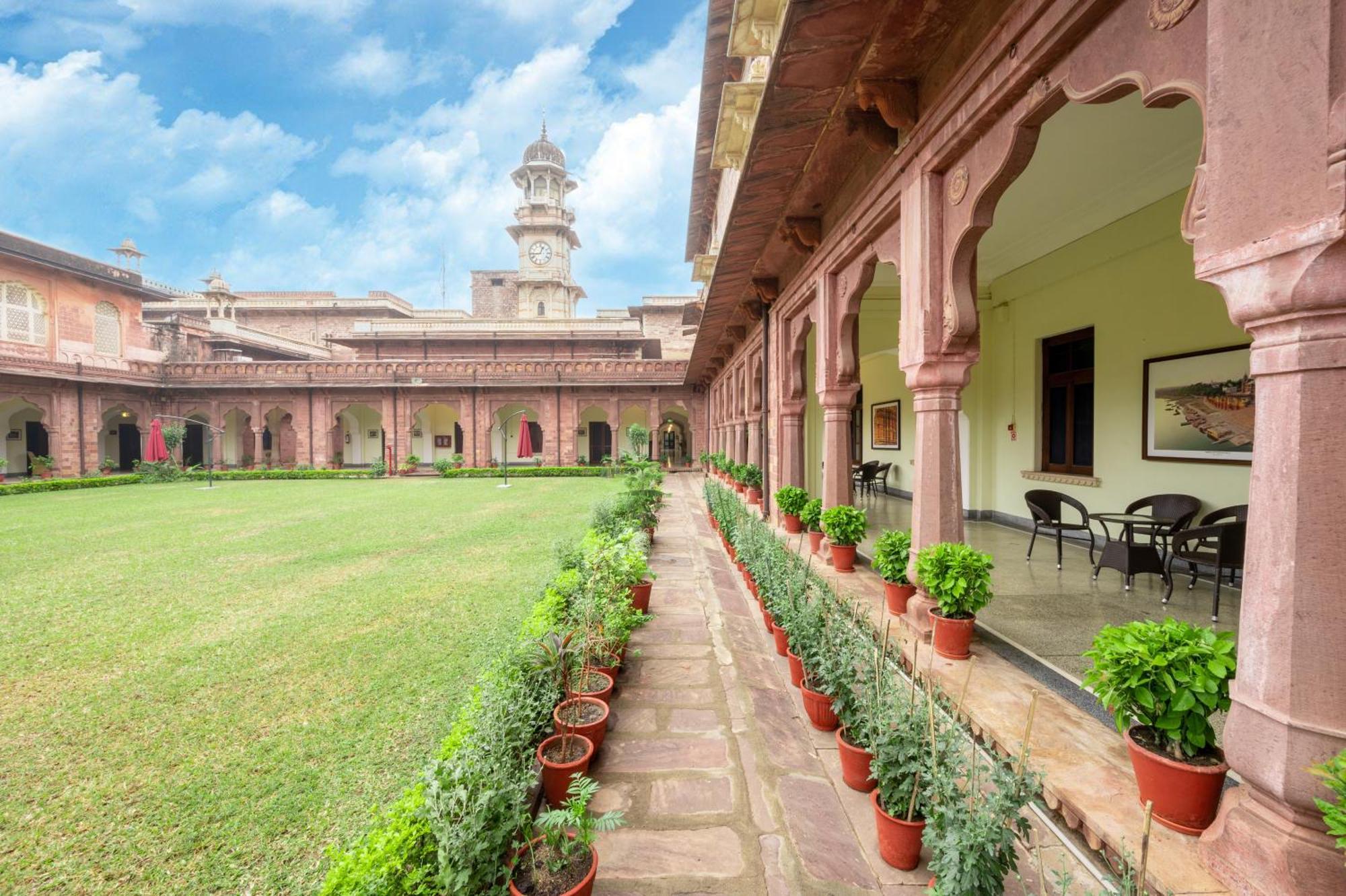 Umed Bhawan Palace, Kotah エクステリア 写真