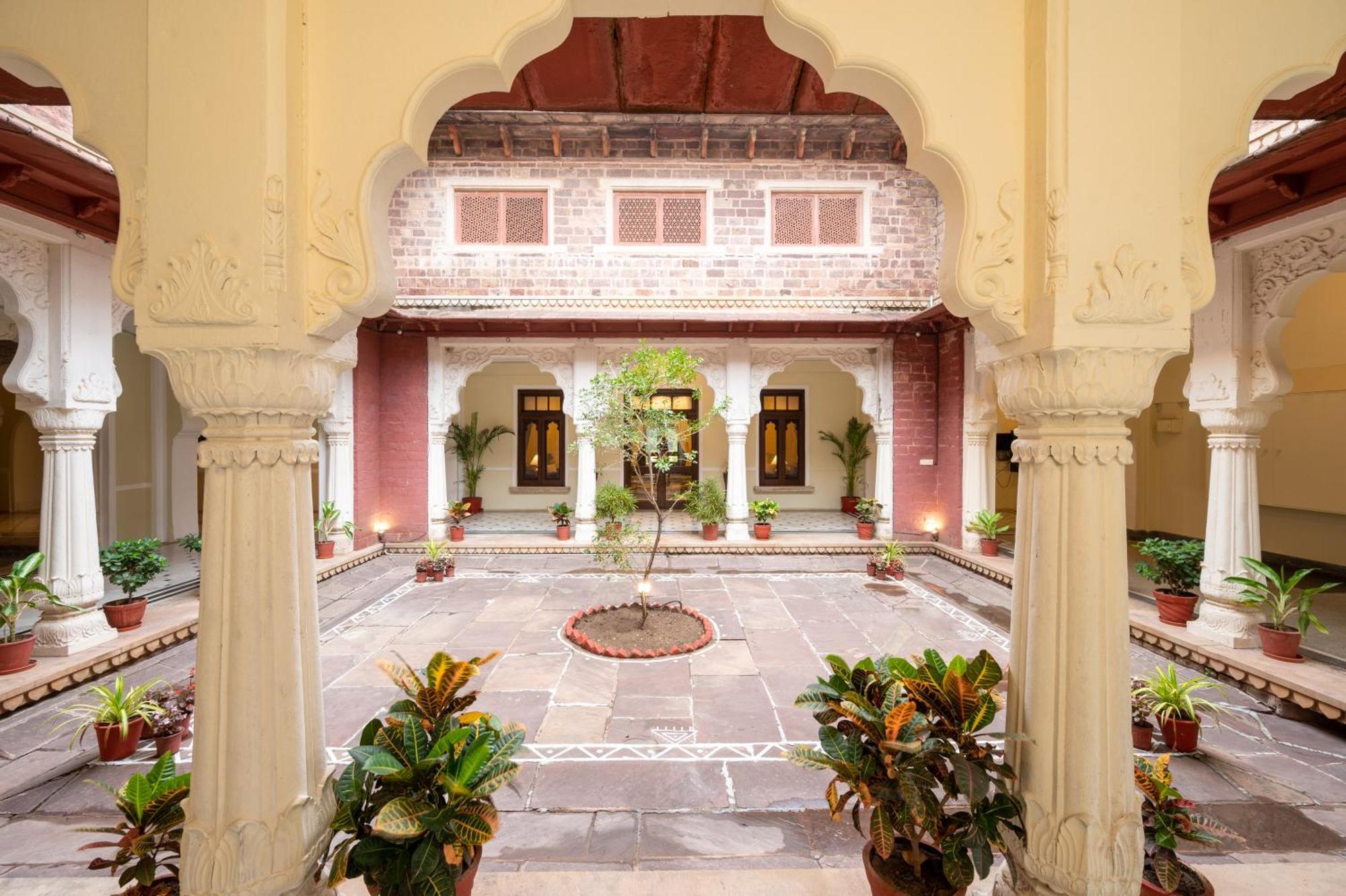 Umed Bhawan Palace, Kotah エクステリア 写真
